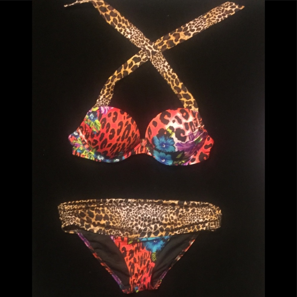 ♦️SOLD♦️Victoria Secret’s Very Sexy swim suit